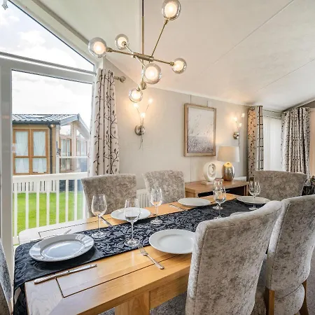Holiday home Links Grange-over-Sands